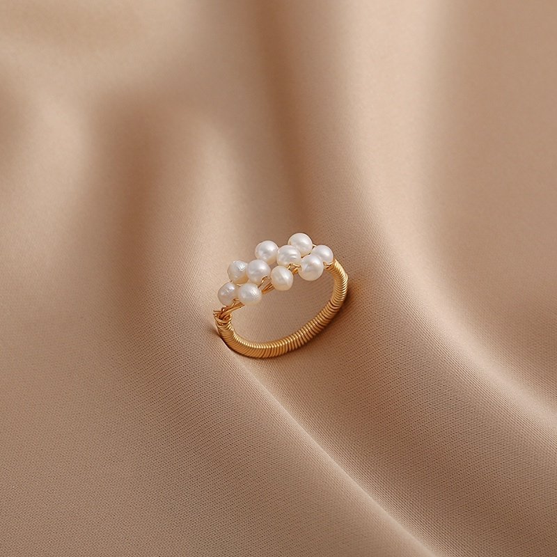 4i pearl inlaid niche design high-end French retro temperament middle finger ring female 4i pearl inlaid niche design high-end French retro temperament middle finger ring female