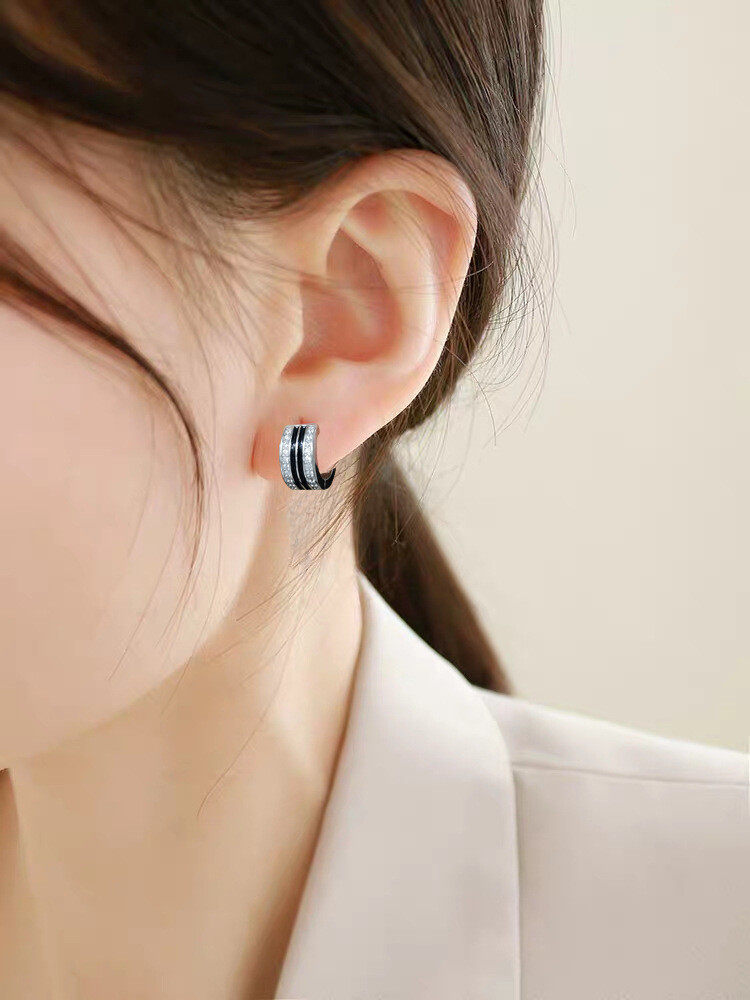 Rhinestone round & geo decor earrings Rhinestone round & geo decor earrings