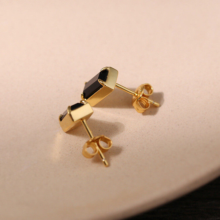 Artificial crystal stud earrings s925 Artificial crystal stud earrings s925