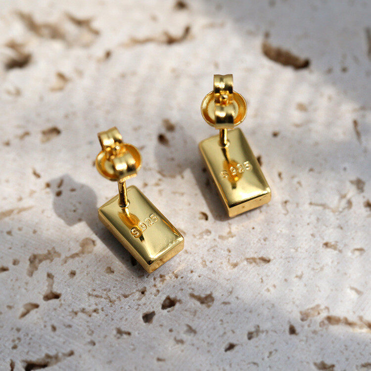 Artificial crystal stud earrings s925 Artificial crystal stud earrings s925