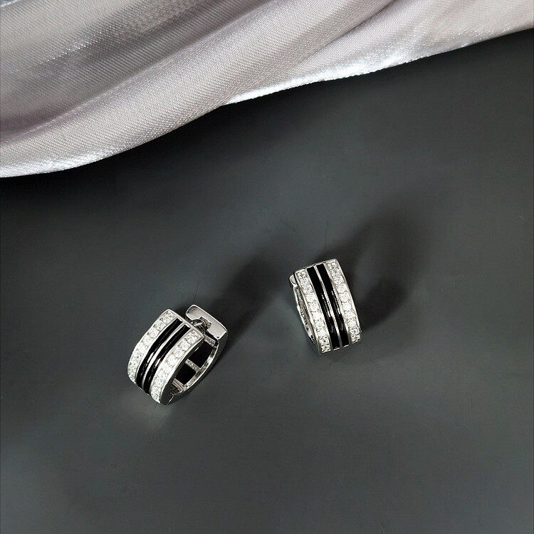 Rhinestone round & geo decor earrings Rhinestone round & geo decor earrings