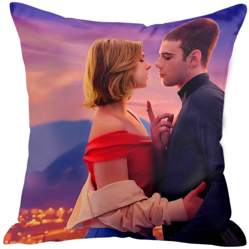 2nd Anniversary Gift Idea: A 2-year wedding gift for him, with a pillow cover with 3 pockets for couples. Couple, husband, wife, boyfriend, girlfriend. Happy anniversary