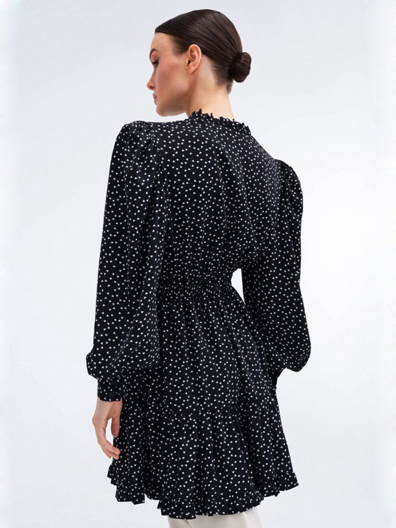 Wave point lantern sleeve dress