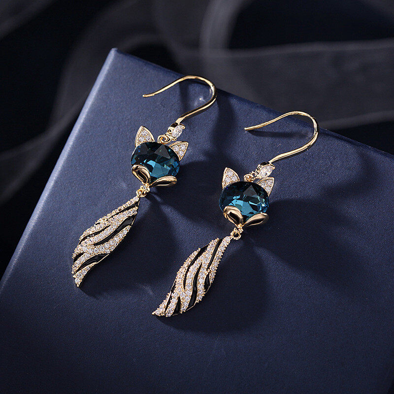 Blue crystal fox design earrings  s925  hoods