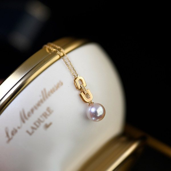 Pearl  pendant 18k necklace