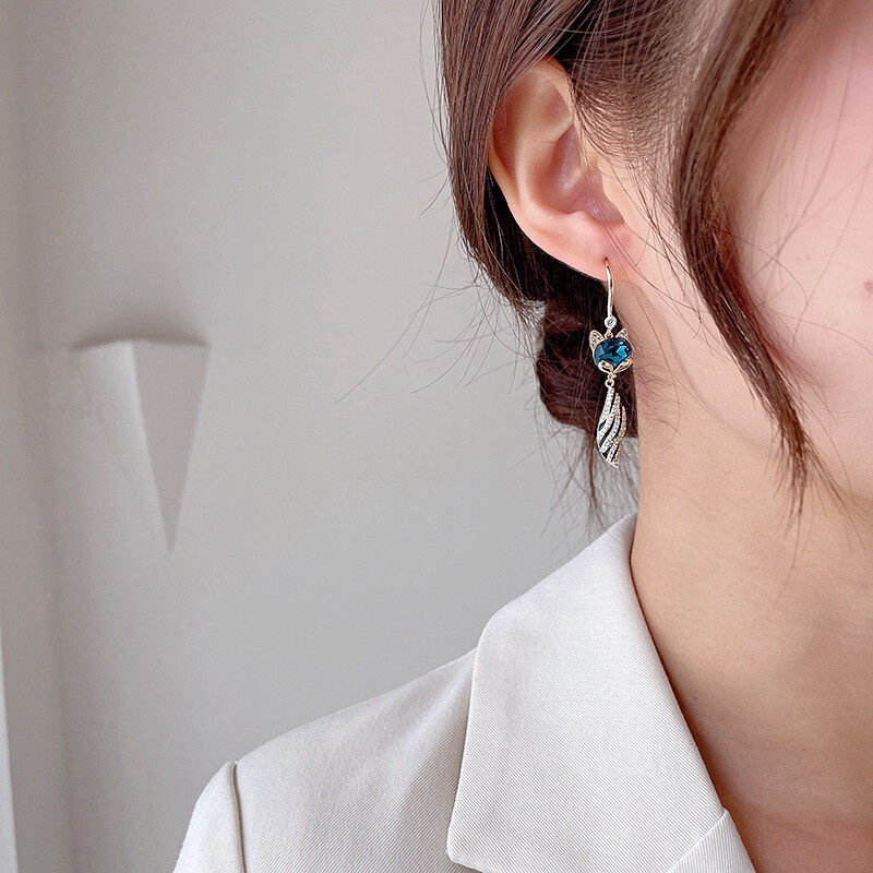 Blue crystal fox design earrings  s925  hoods
