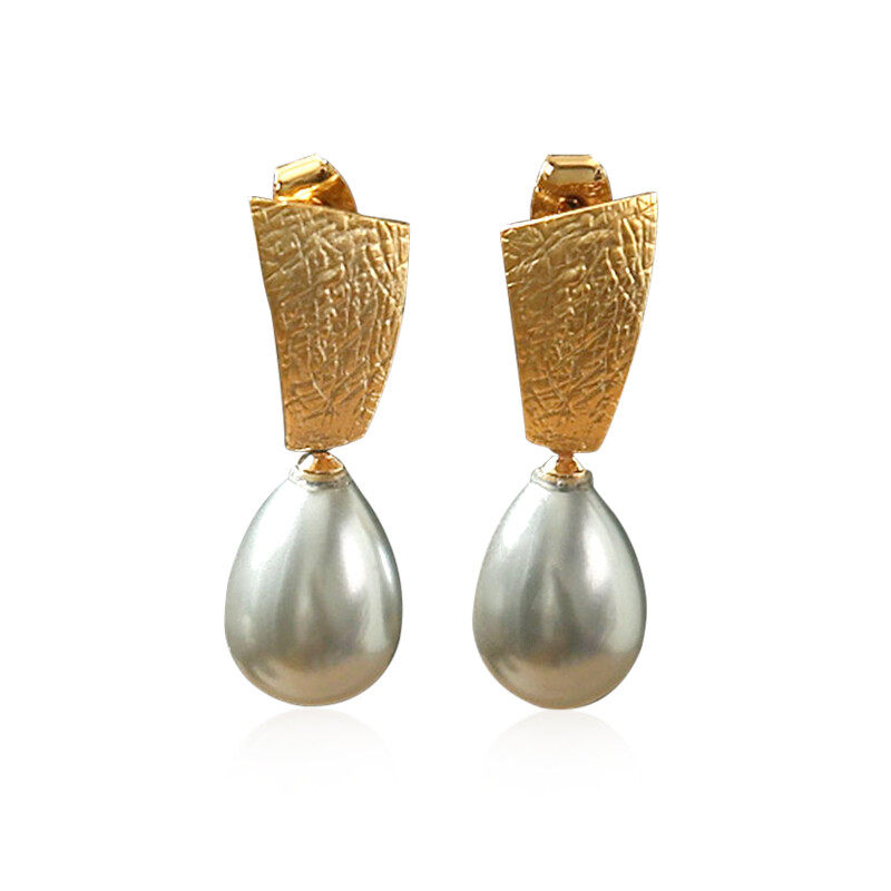 Pearl earrings