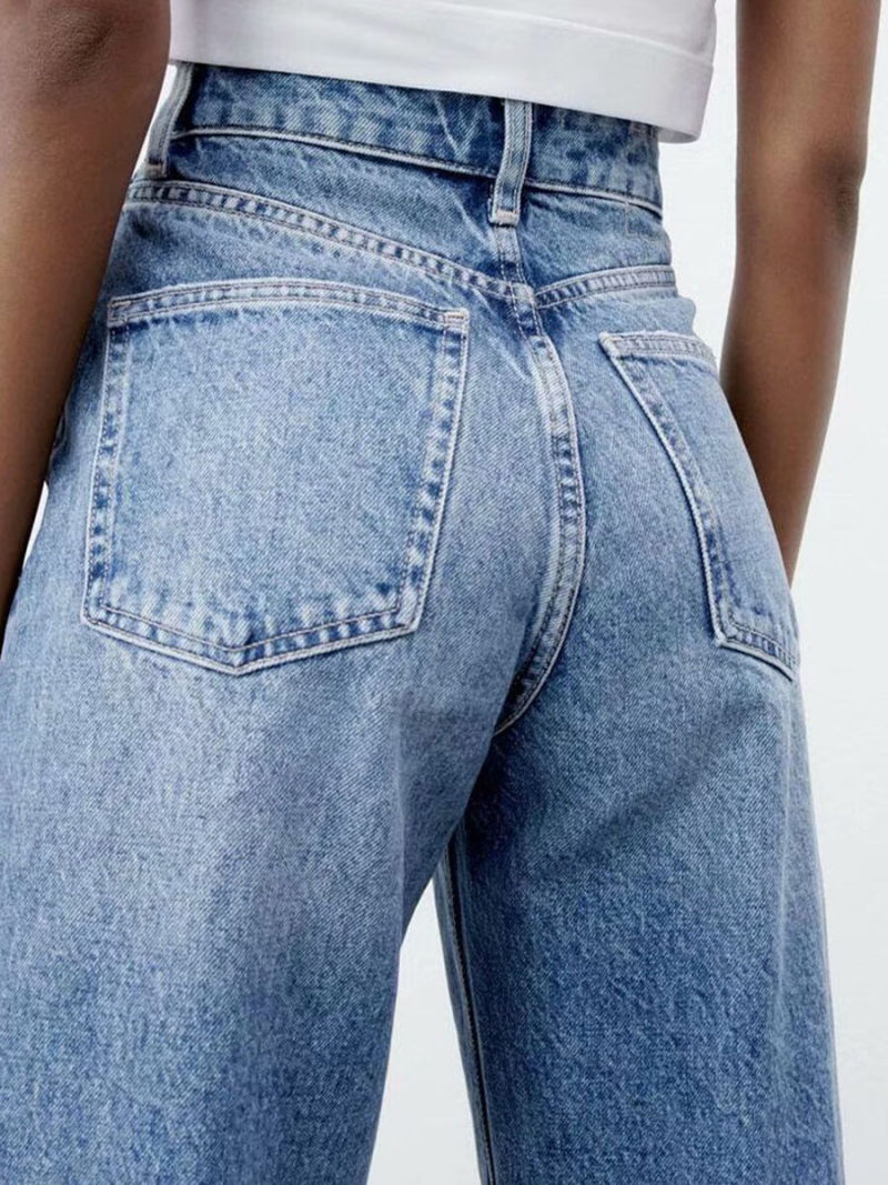 Tall waist blue wide-legged jeans
