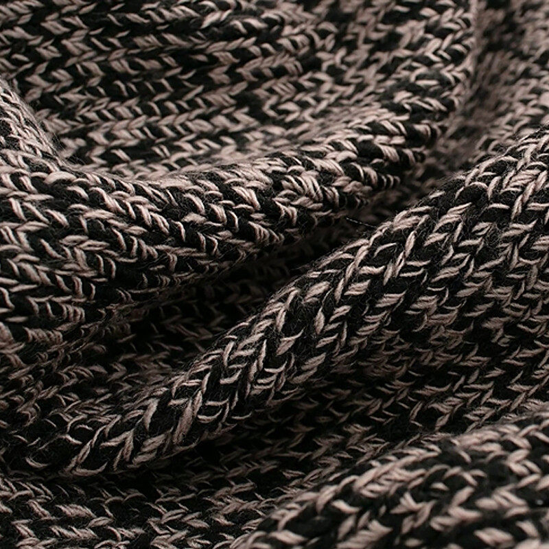 Overlap Coller Pullover