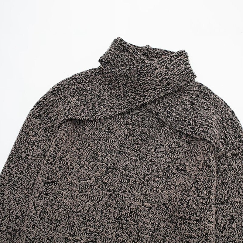 Overlap Coller Pullover