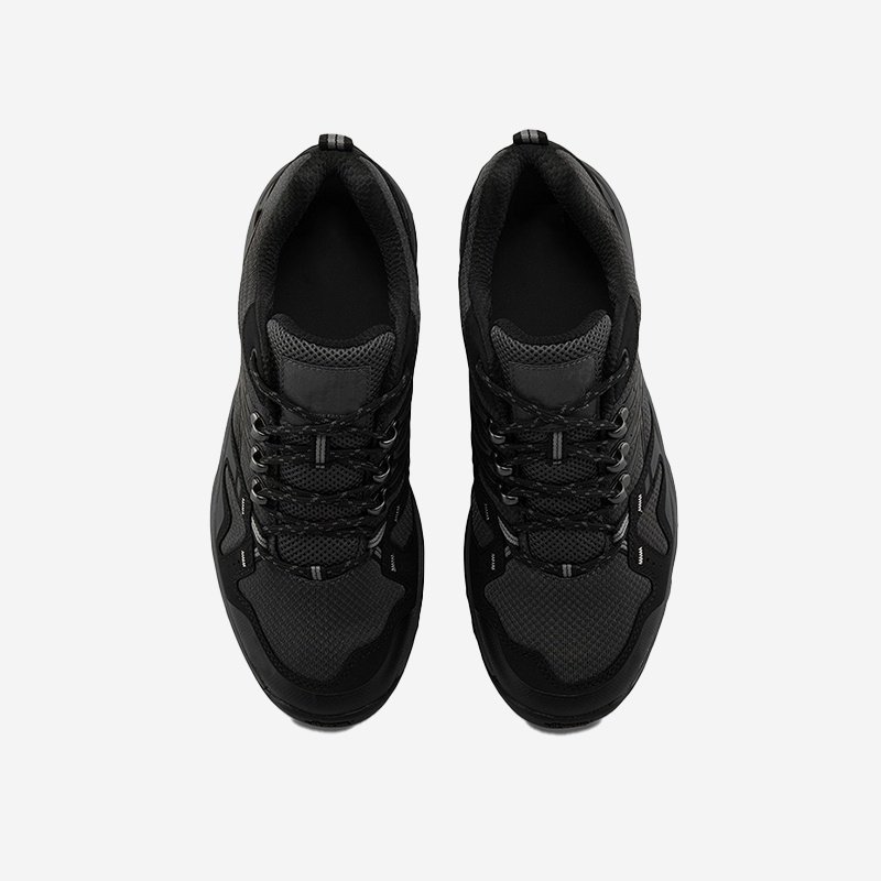 Black outdoor waterproof hiking shoes