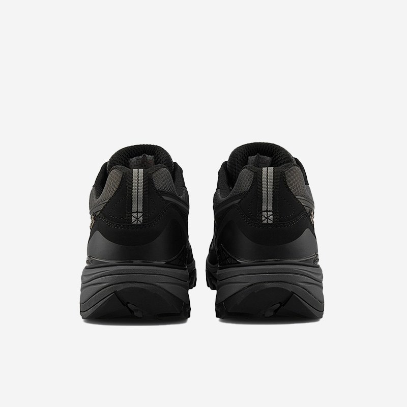 Black outdoor waterproof hiking shoes