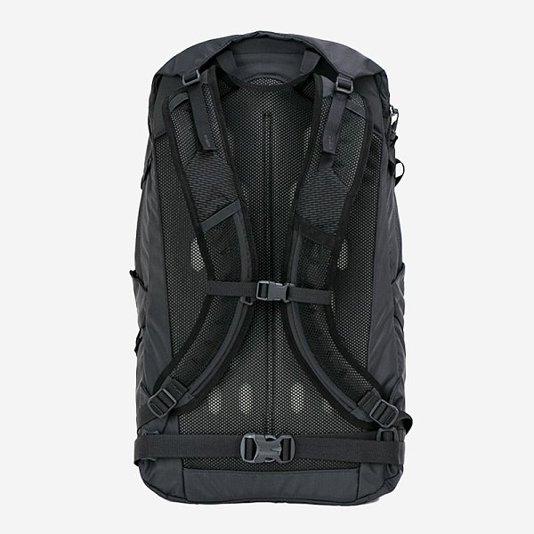 IMPULSE25 black backpack