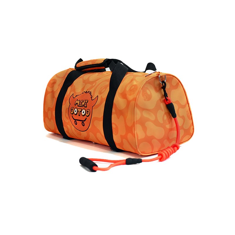 Four-wheel skateboard shoulder backpack