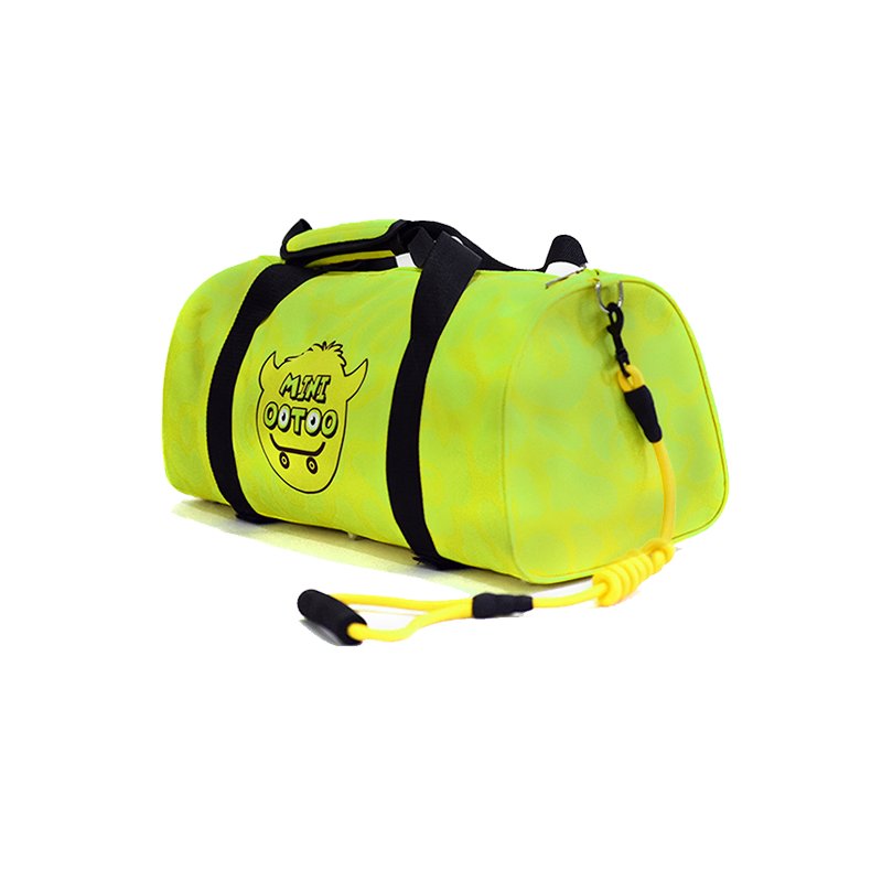 Four-wheel skateboard shoulder backpack